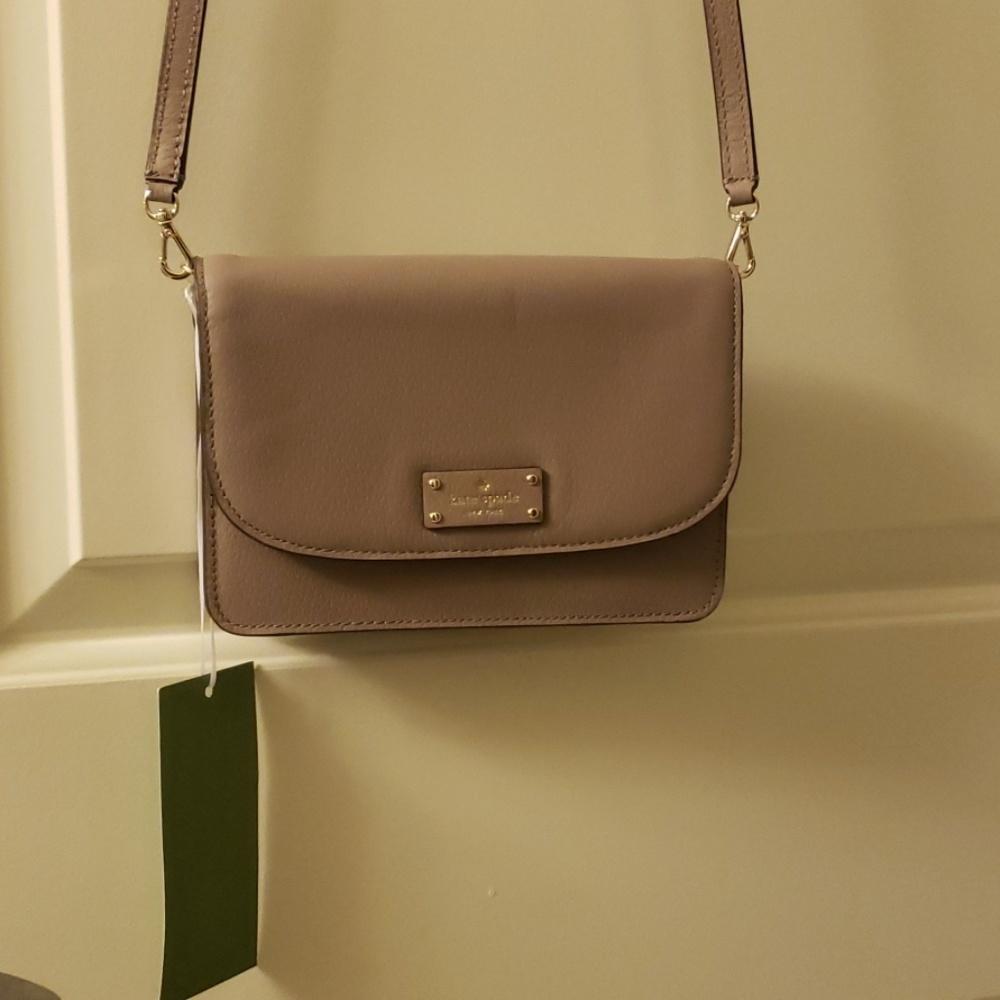 KATE SPADE Grove Street in Cityscape